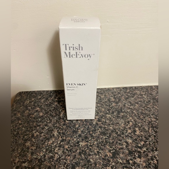 Trish McEvoy - Even Skin Vitamin C Serum UNOPENED - Picture 2 of 5